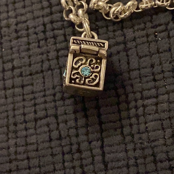 Vintage Sterling Silver Bracelet with Box charm that opens - Picture 6 of 7